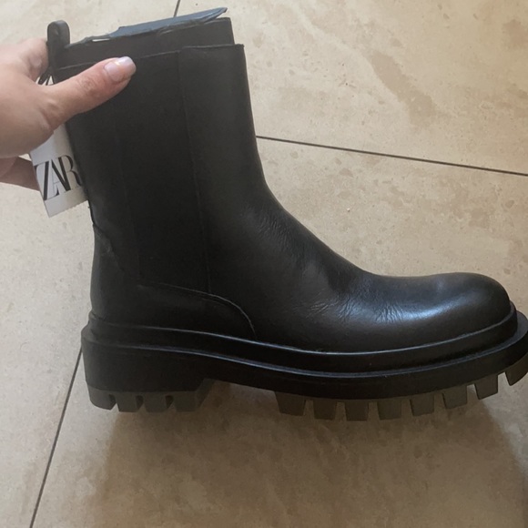 Zara lug sole low heel leather ankle boots - Picture 8 of 11